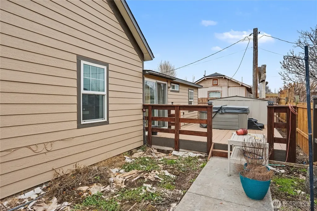 22 S Elder Street Soap Lake WA 98851
