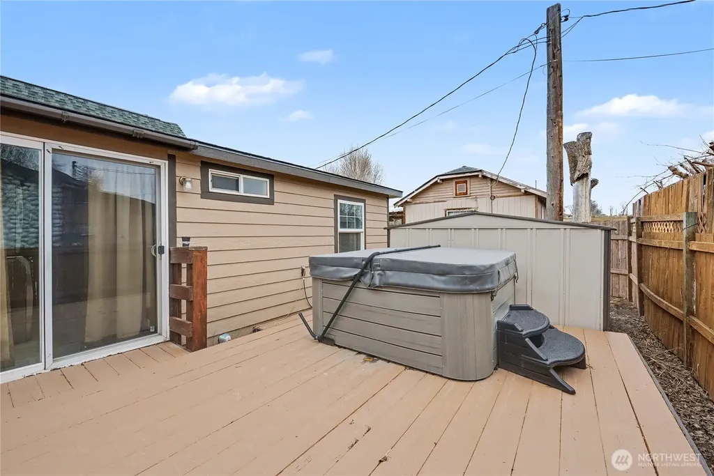 22 S Elder Street Soap Lake WA 98851