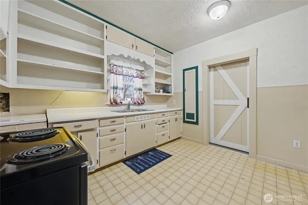 22 S Elder Street Soap Lake WA 98851