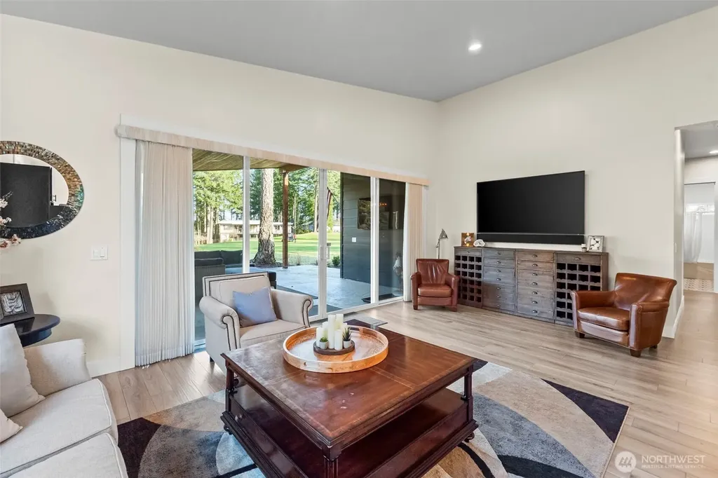 31 Westwood Lane E Union WA 98592
