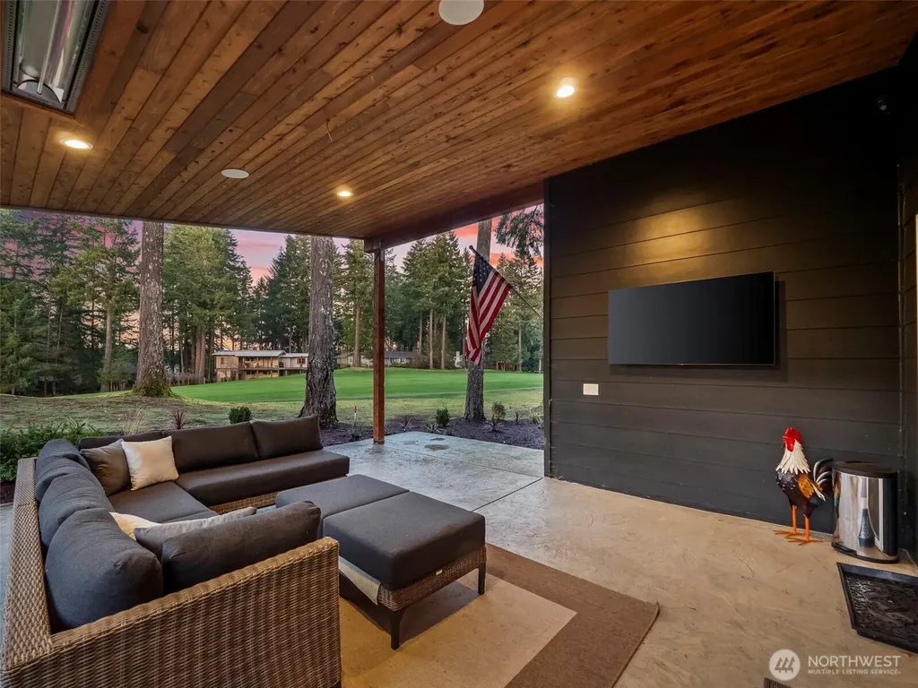 31 Westwood Lane E Union WA 98592