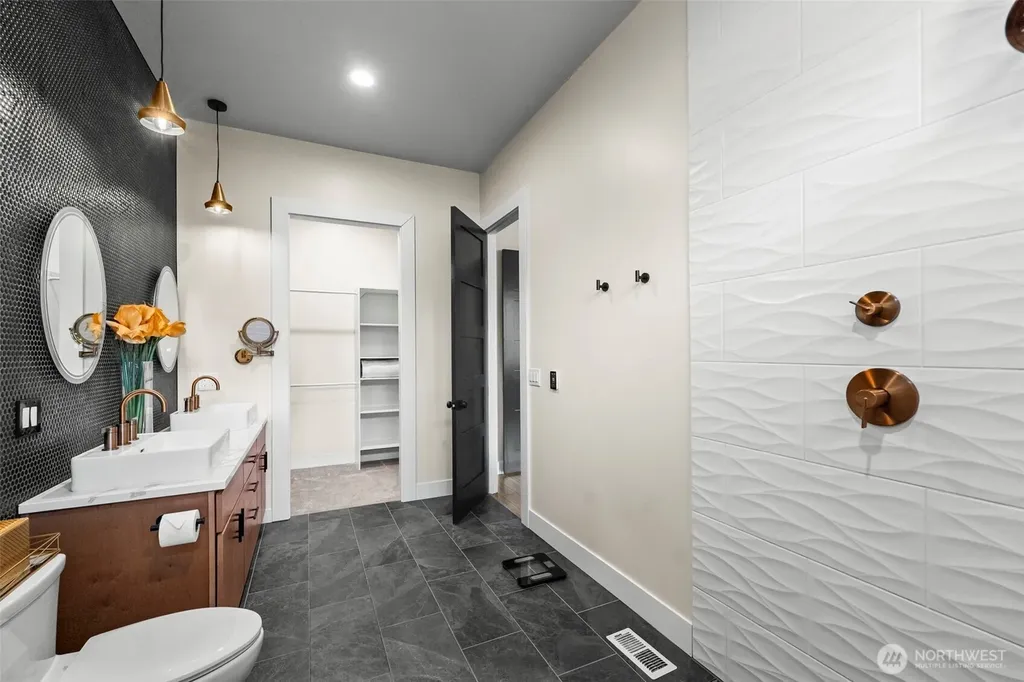 31 Westwood Lane E Union WA 98592