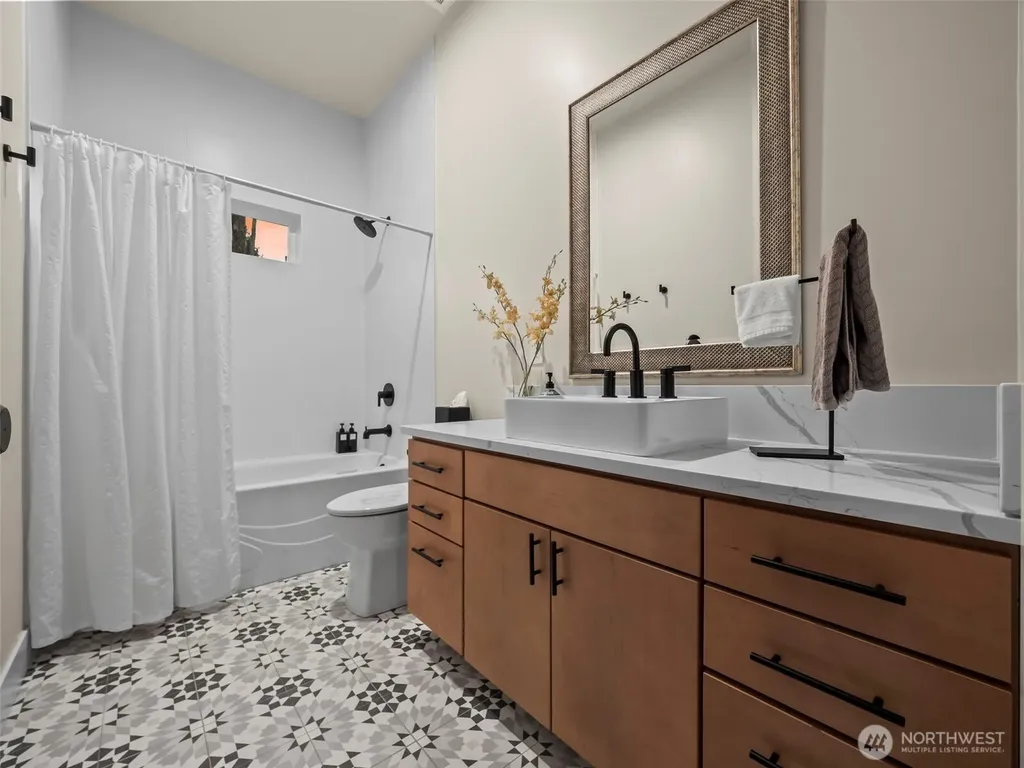 31 Westwood Lane E Union WA 98592