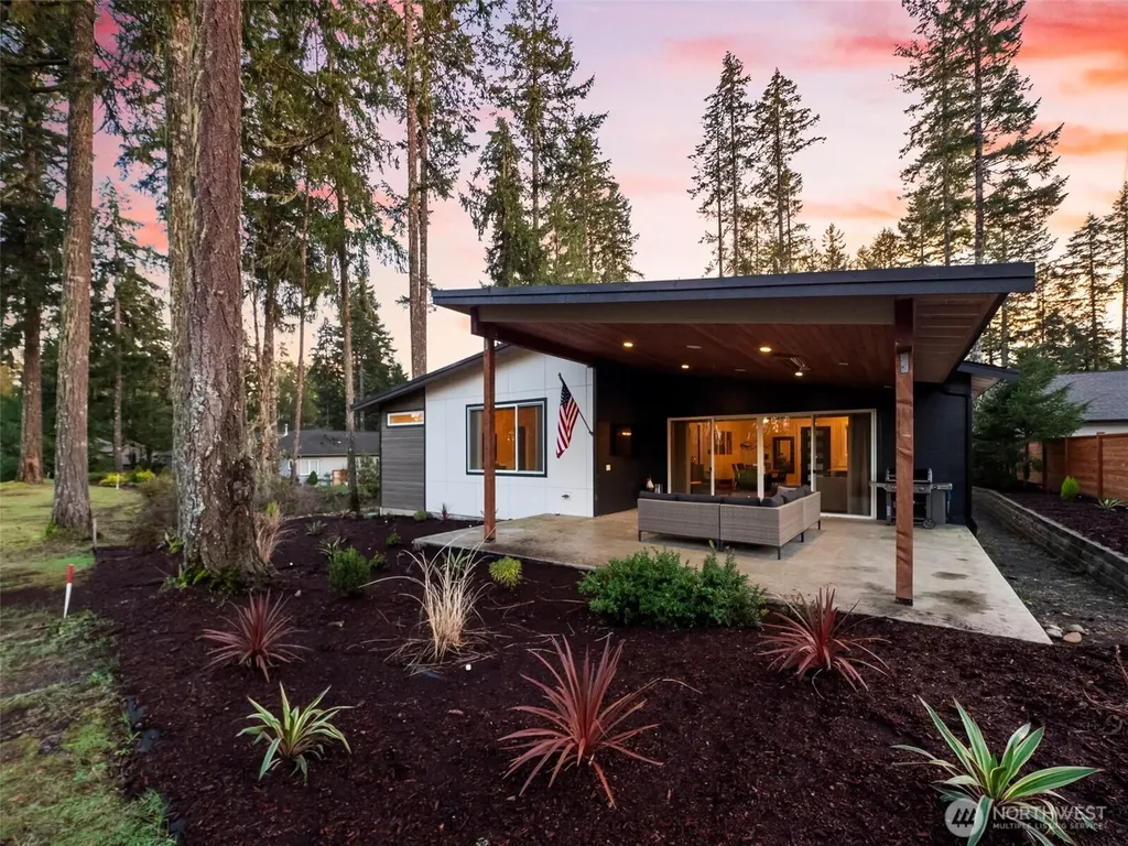 31 Westwood Lane E Union WA 98592