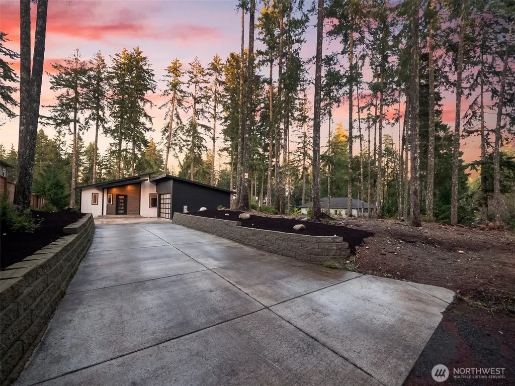 31 Westwood Lane E Union WA 98592