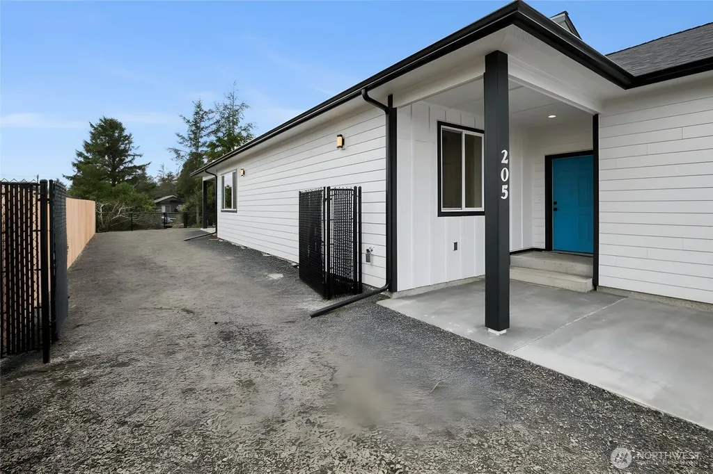 205 Canal Drive SE Ocean Shores WA 98569