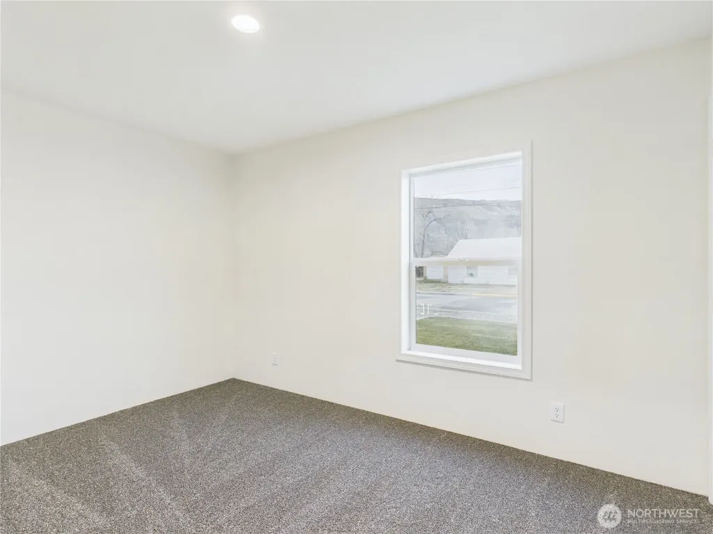 401 2nd Street SW Rock Island WA 98850
