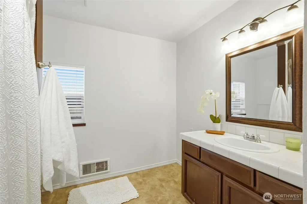 1809 21st Street Everett WA 98201
