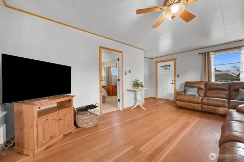 218 Evergreen Street Mount Vernon WA 98273