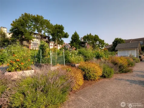 22472 SE Highland Circle Issaquah WA 98029