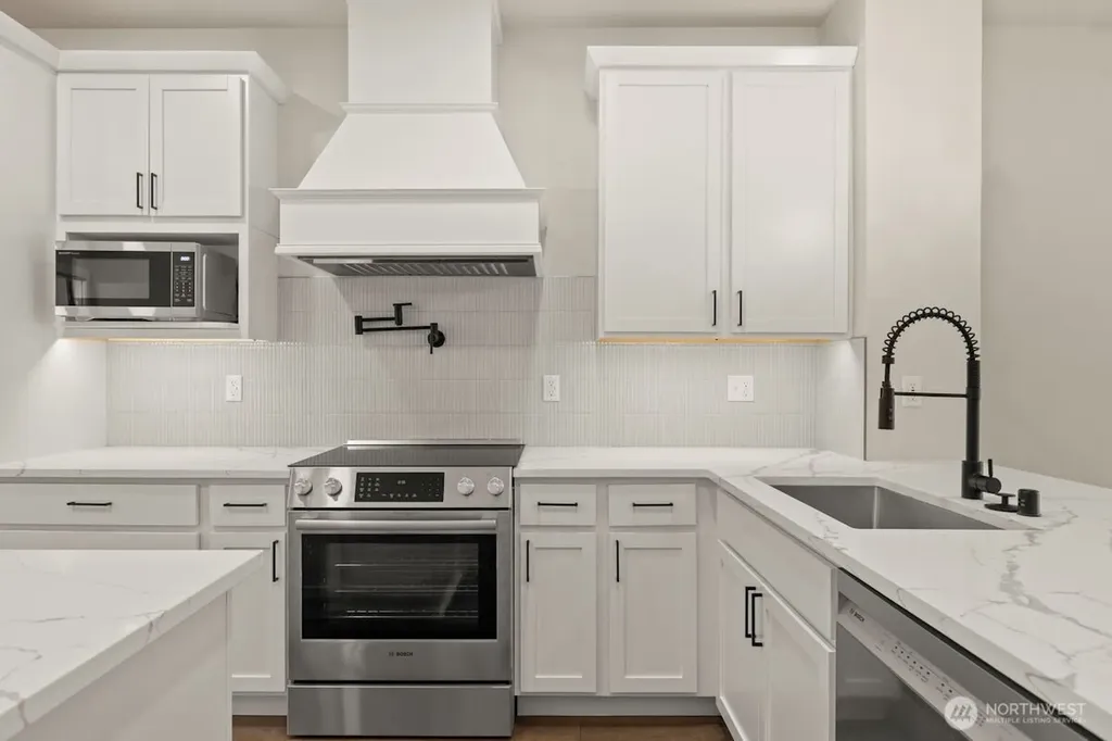16823 Alder Way Lynnwood WA 98037