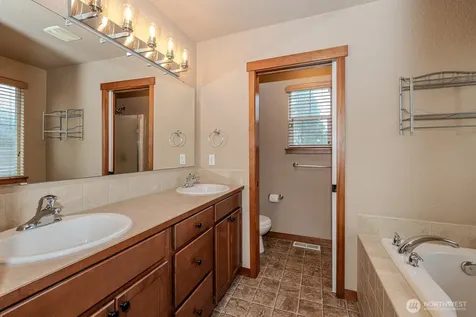 2225 Dickinson Avenue NW Olympia WA 98502