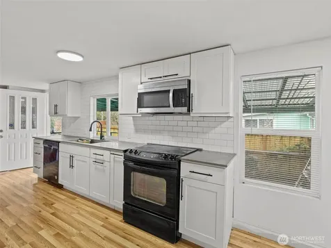 11040 14th Avenue SW Seattle WA 98146