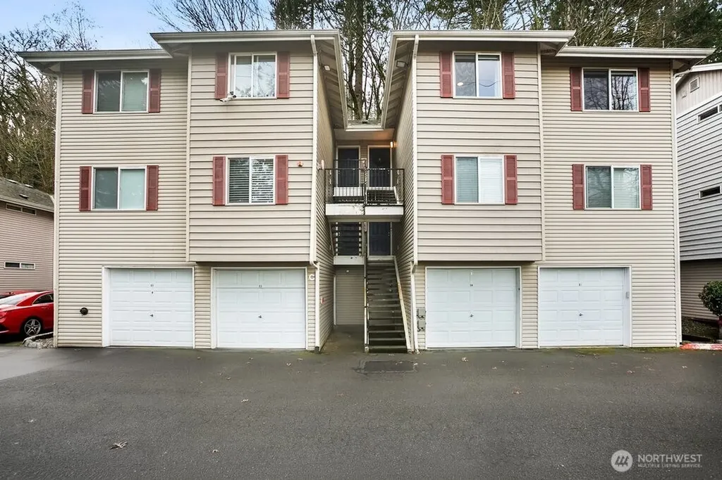 595 Newport Way NW Issaquah WA 98027