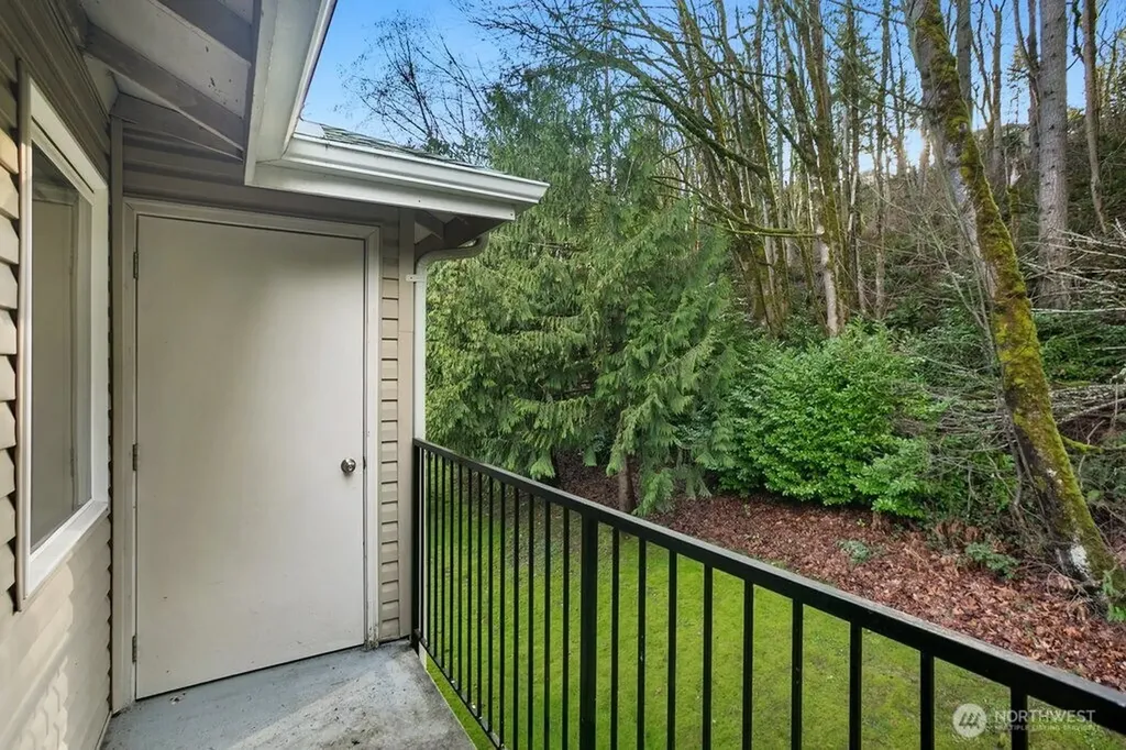 595 Newport Way NW Issaquah WA 98027