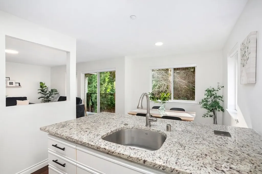 595 Newport Way NW Issaquah WA 98027