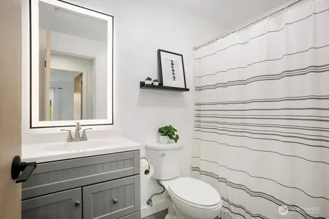 595 Newport Way NW Issaquah WA 98027