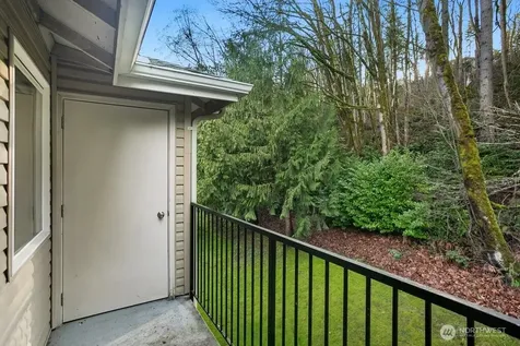 595 Newport Way NW Issaquah WA 98027