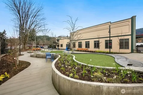595 Newport Way NW Issaquah WA 98027
