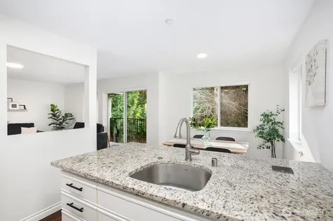 595 Newport Way NW Issaquah WA 98027
