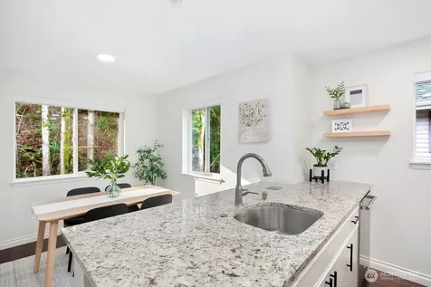 595 Newport Way NW Issaquah WA 98027