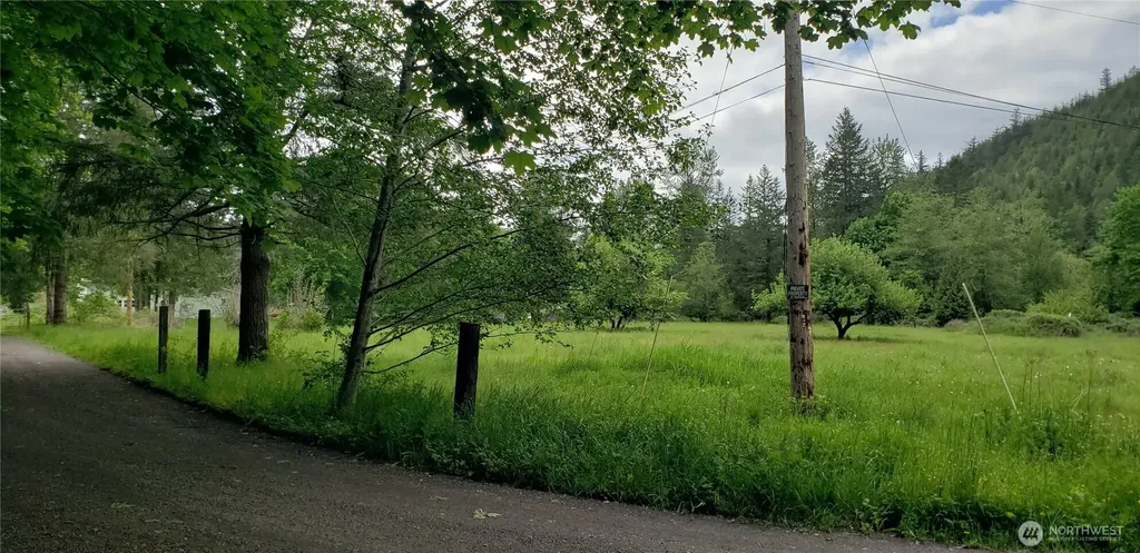 32 SE 341st Street Enumclaw WA 98051