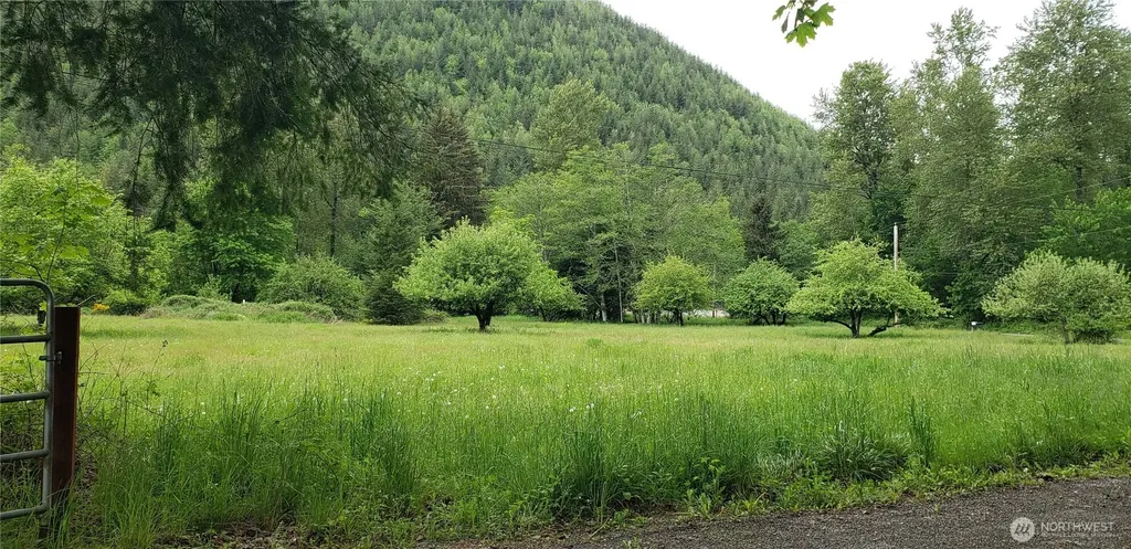 32 SE 341st Street Enumclaw WA 98051