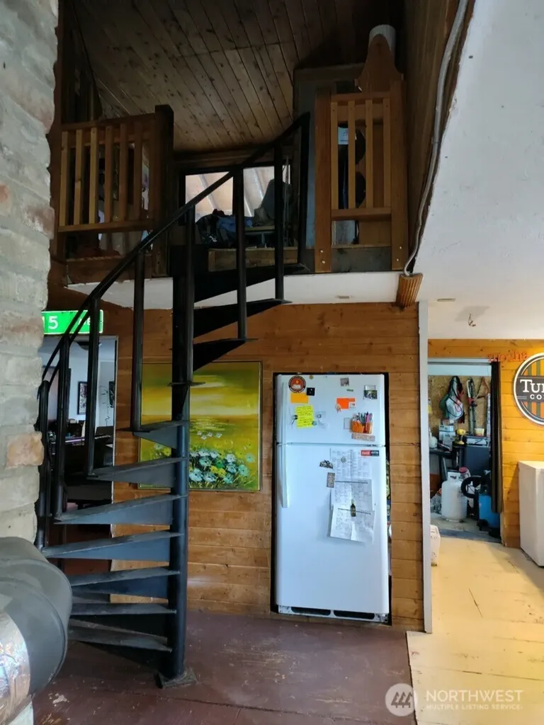 57 Slippery Hill Lane Republic WA 99166