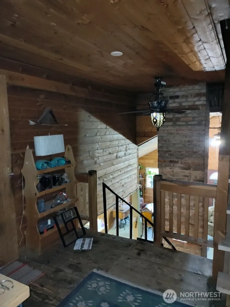 57 Slippery Hill Lane Republic WA 99166