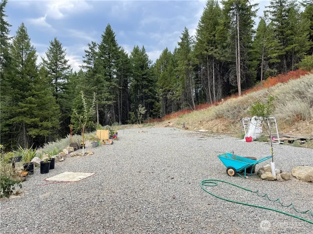 57 Slippery Hill Lane Republic WA 99166
