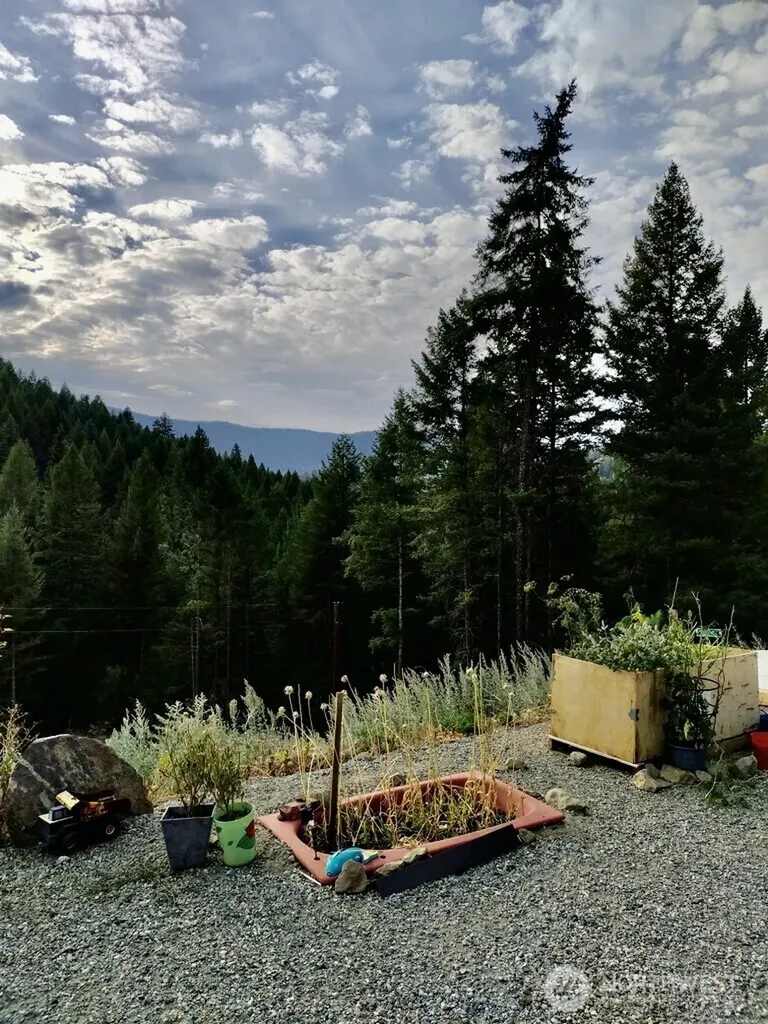 57 Slippery Hill Lane Republic WA 99166