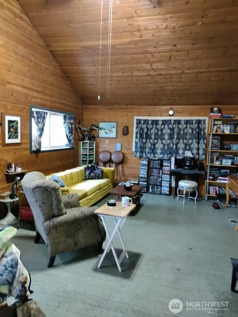 57 Slippery Hill Lane Republic WA 99166
