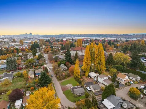 9018 7th Avenue S Seattle WA 98108