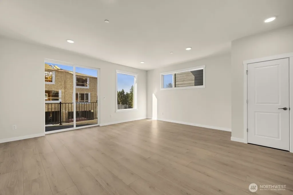 16823 Alder Way Lynnwood WA 98037