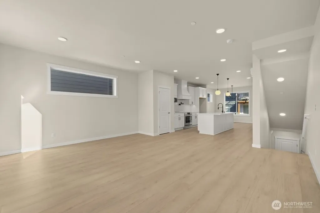 16823 Alder Way Lynnwood WA 98037