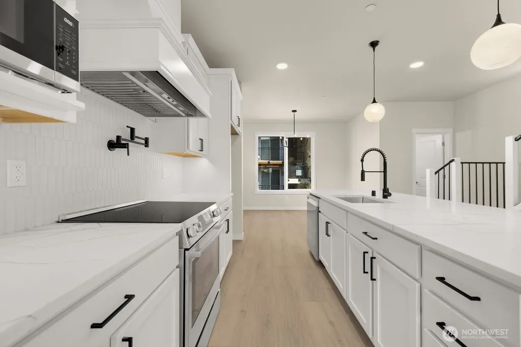 16823 Alder Way Lynnwood WA 98037