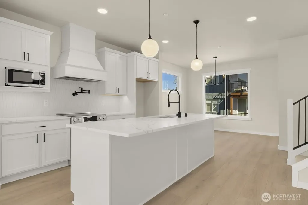 16823 Alder Way Lynnwood WA 98037