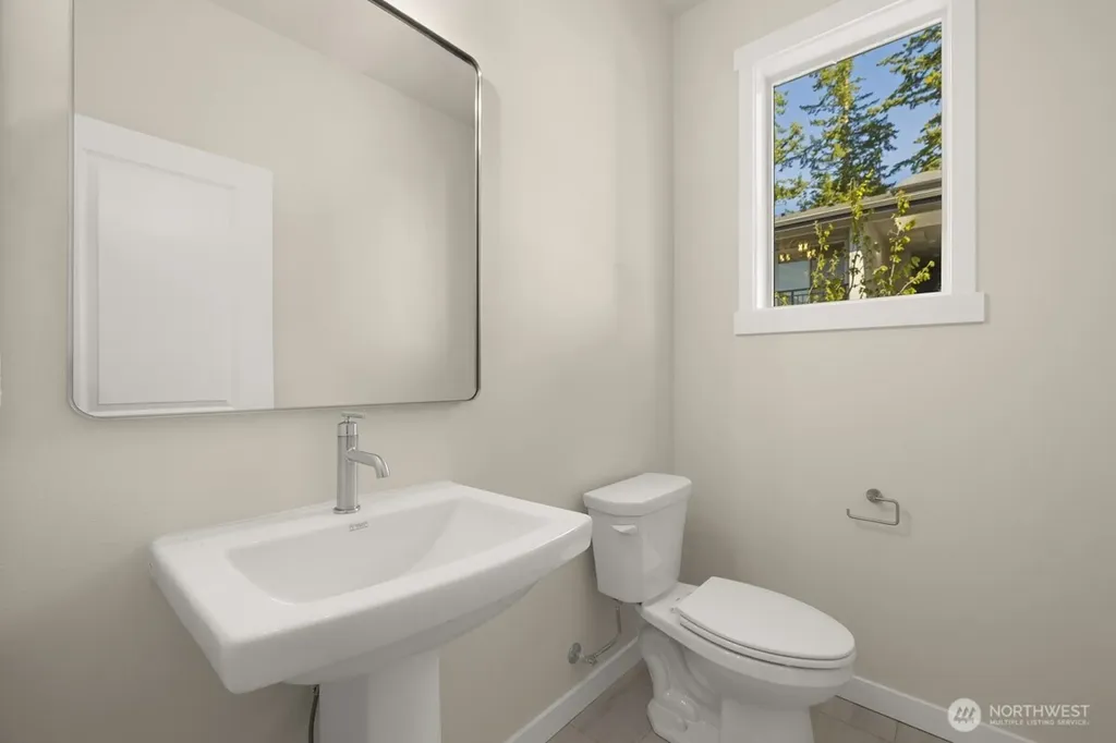 16823 Alder Way Lynnwood WA 98037