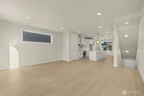 16823 Alder Way Lynnwood WA 98037