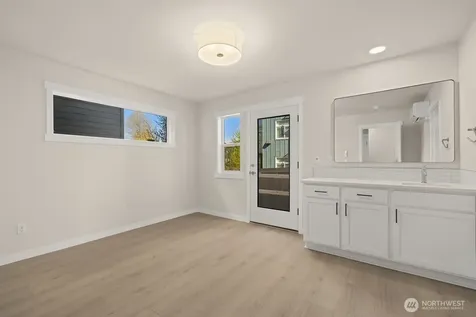 16823 Alder Way Lynnwood WA 98037