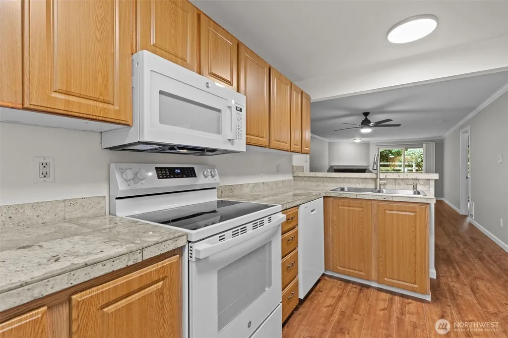 10014 NE 127th Place Kirkland WA 98034
