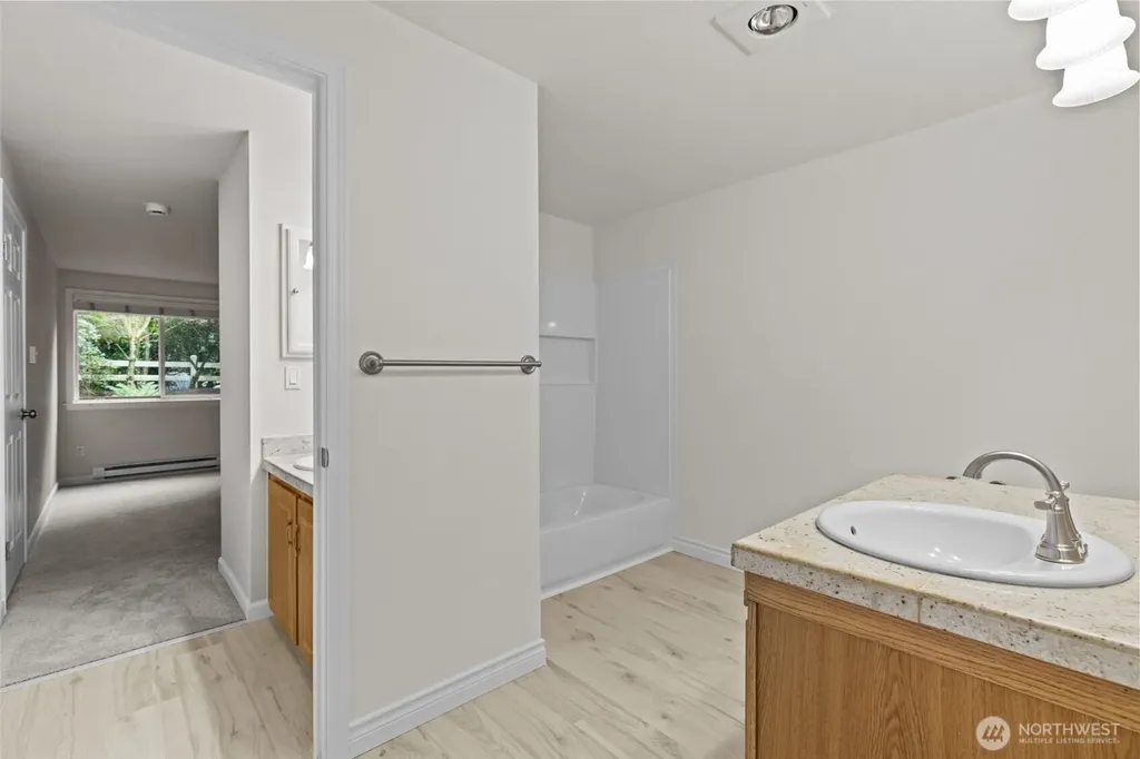 10014 NE 127th Place Kirkland WA 98034