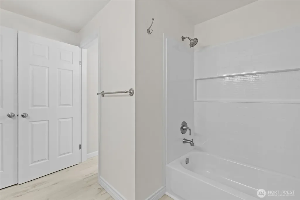 10014 NE 127th Place Kirkland WA 98034