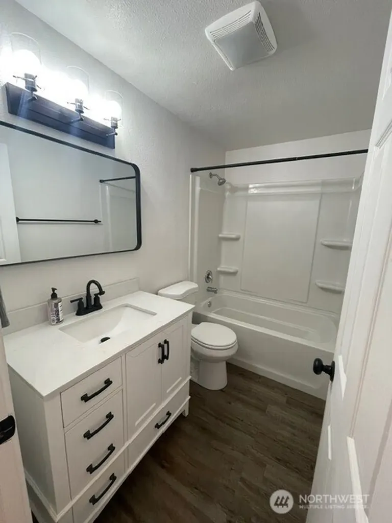 7438 Mullen Road SE Lacey WA 98503