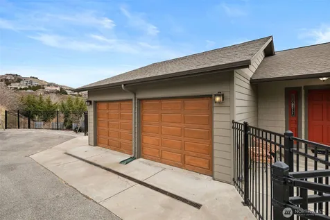 712 Vista View Place East Wenatchee WA 98802