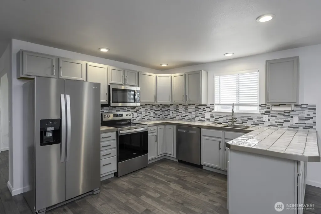 1516 S Husky Drive Moses Lake WA 98837