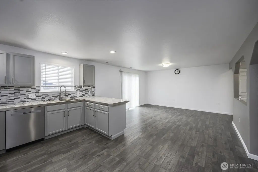 1516 S Husky Drive Moses Lake WA 98837