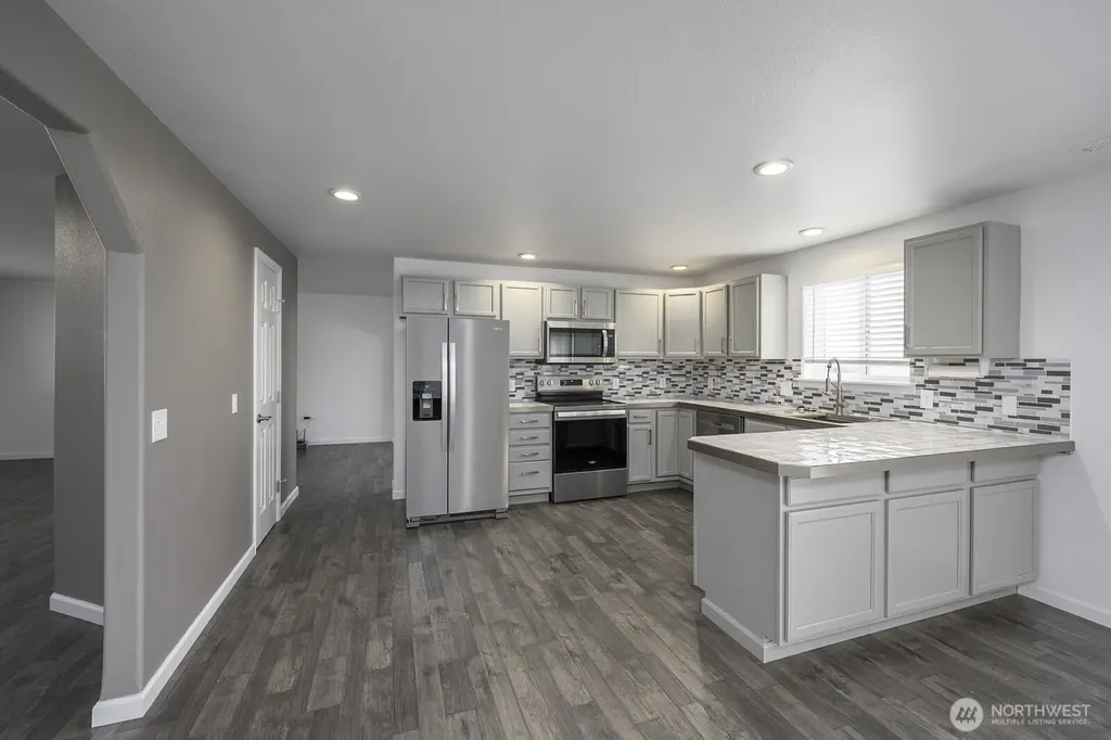 1516 S Husky Drive Moses Lake WA 98837