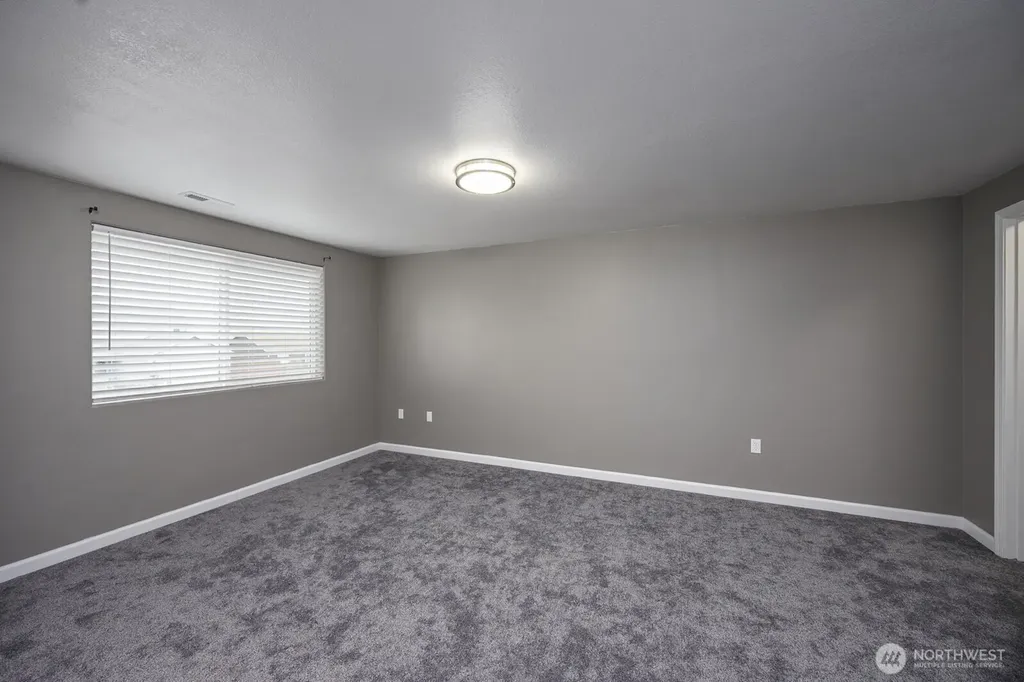 1516 S Husky Drive Moses Lake WA 98837