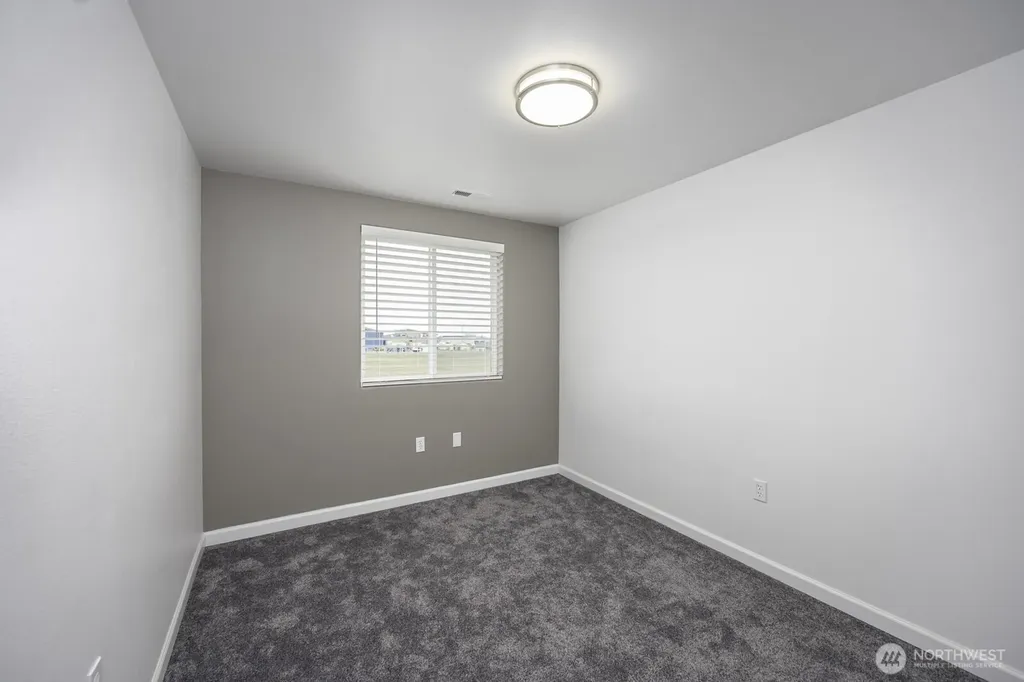 1516 S Husky Drive Moses Lake WA 98837